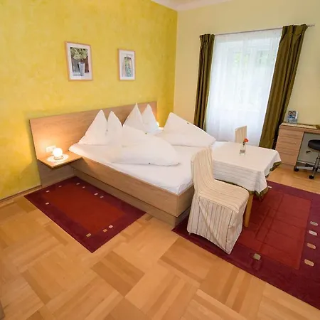 Fruehstueckspension Zippo Apartment *