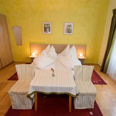 Apartment Fruehstueckspension Zippo Greifenburg